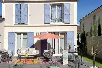 Image de Villa climatisée à 5 min du parc Disneyland