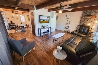 Image de Bienvenue à Esterly Hideaway! Nous sommes amis des chiots, avec une cour clôturée