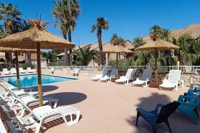 Image de Gitelacapelle avec 2 chambres piscine, à 10mm plages sauvages, cadre tropic. . . .
