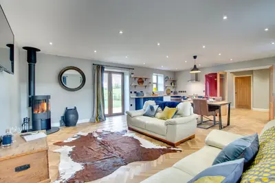 Image de Cwrt y Llyn - Deux Chambres Maison, Couchages 4