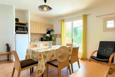 Image de F3 – Appartement pour 4 à 6 personnes avec piscine et vue sur les vignes
