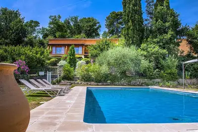 Image de Grand F3 – Appartement pour 4 à 6 personnes, au calme, à proximité de Draguignan