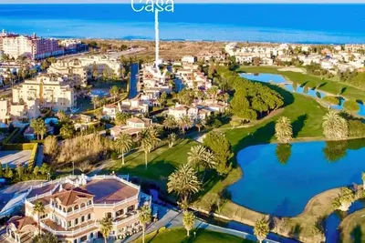 Image de Jolie Villa À Oliva Nova avec jardin privé à côté de la plage et du golf