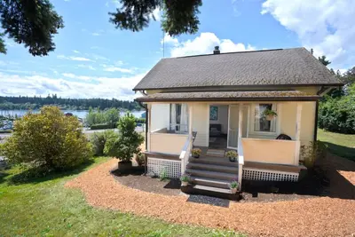 Image de Kingston Coveside Downtown donnant sur la marina. Marcher de / vers Seattle