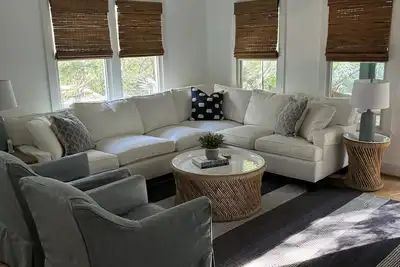Image de Nouvelle liste! Quaint Bald Head Island Cottage à Surfmans Walk