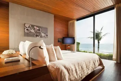 Image de Villa Front de Mer avec Piscine Privée (B04)