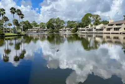 Image de Condo Sawgrass élégamment rénové avec une vue relaxante