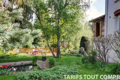 Image de Appartement Confortable avec Jardin Privatif, Terrasse et Équipements Modernes