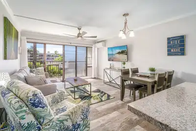 Image de Nouvelle liste! Rénovation de haut en bas en face de la plage de Kamaole Ii