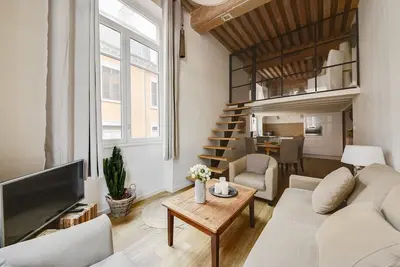 Image de GuestReady - Magnificent duplex canut hypercentre