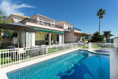 Image de Villa Dalara Maspalomas, piscine privée et jacuzzi