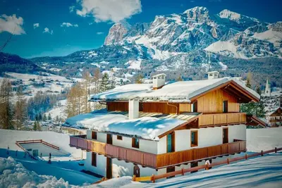 Chalet Cortina 2 - Six Chambres Chalet, Couchages 12