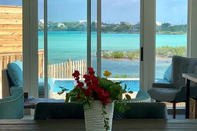 Chalk Sound, Sapodilla Beach, plage privée et piscine, récemment rénovées