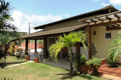 Maison 04 suites, piscine, espace vert, proche boulangeries, restaurants, plage