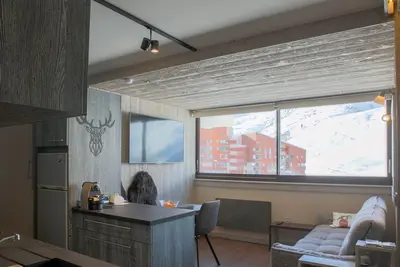 Image de Rare aux Menuires, appartement 3 pièces magnifiquement rénové et skis aux pieds
