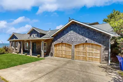 Image de Maison acceptant les chiens avec vue sur l'océan avec foyer au gaz et barbecue à gaz!