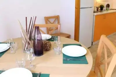 Image de 2 Pièces 4 Personnes 1 bébé