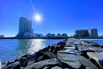 Image de 3 bedroom Atlantic City House Steps from Boardwalk, beach, shopping, nightlife.