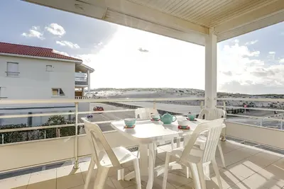Image de Bel appartement T3 Ă 50m de la plage, balcon, parking, pour 4