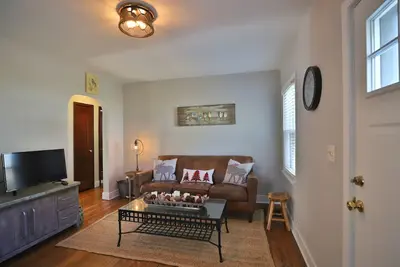 Image de Havre de Peoria Heights sur le sentier - Une retraite boisée à proximité des restaurants
