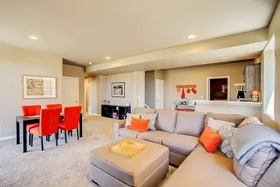 Image de Garden Apartment with Mountain Views