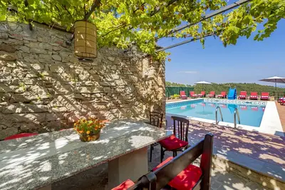 Image de Villa avec piscine privée à Barcelone de 14 lits