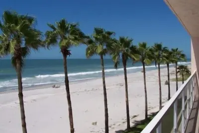 Image de Condo sur la plage avec Gulf Direct Views - Corner Unit