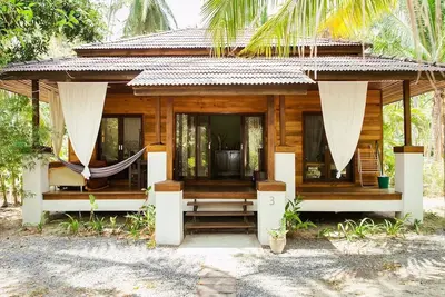 Villa Samsara; cette villa est située dans un jardin tropical.