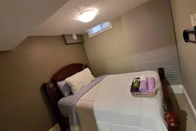 Bel Appartement PRIVÉ Une Chambre Sur La Route De L'AÉROPORT! !