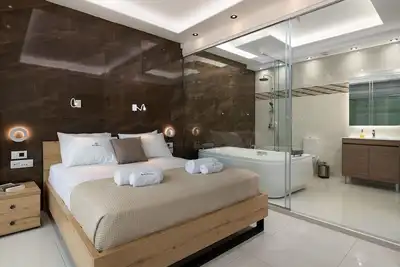 Image de Rhodes Skyline Suite - 3 Bedroom with inDoor Jacuzzi and Sea View