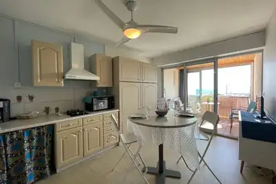 Image de Studio lumineux proche plage avec parking privé