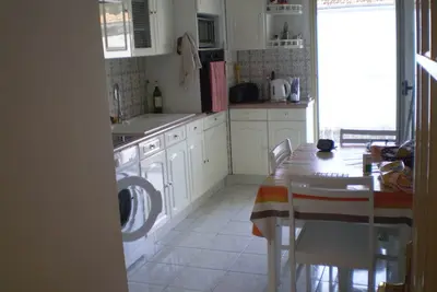 Image de Appartement centre ville à 200 mètres de la mer