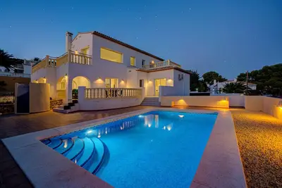 Image de Villa Esperanza située à Calpe et pouvant accueillir 6 personnes dans 3 chambres.