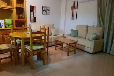 Image de Bel appartement de 2 chambres près du centre ville, à 10 minutes à pied de la plage