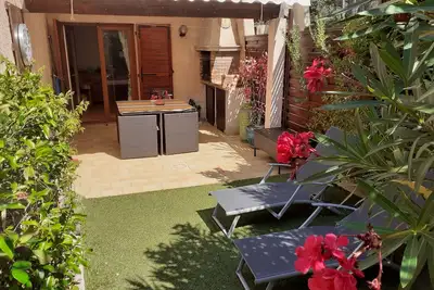 Image de Sanary, villa (T3) 48 m² 15 min à pied de la plage