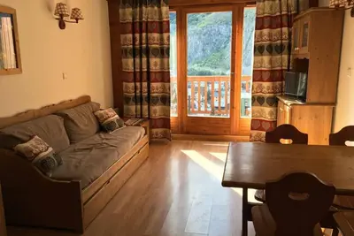 Image de 2ème étage, balcon, casier à ski, 31m², Valloire