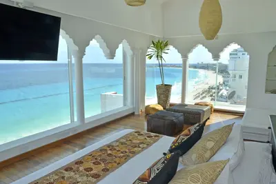 Image de 360° View Pent House on the Beach