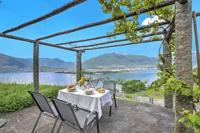 Image de Maison al Runchett, Gerra di Gambarogno, Suisse