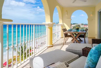Image de Beachfront Apt avec piscine et vue imprenable sur l'océan - Sapphire Beach 401
