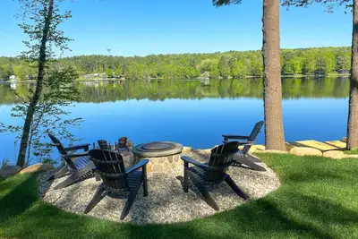 Image de Shoreline Chateau- Au bord du lac