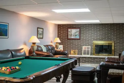 Image de Winslow 2 · Immense manoir avec bain à remous intérieur