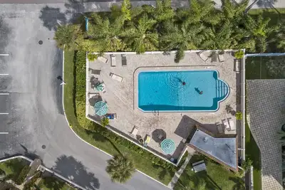 Image de Location Condo Siesta Beach avec accès direct à la plage et à la piscine