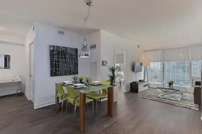 Image de Ten York - 1 chambre · 1-Bd / 1-Bth-Prime Area / Downtown Toronto / Ten York