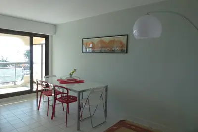 Beau studio cabine à Fréjus face à la mer