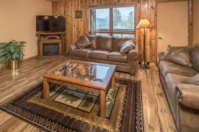 Image de Escapade dans un village caché! Nouvelle inscription et service de navette d'hiver!
