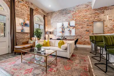 Image de * Emplacement central, 2 chambres de luxe * NewOrleansLuxuryRentals - The Bordeaux