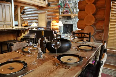 Image de Mise à jour de la maison de vacances Log Cabin à Mountain Village, Co