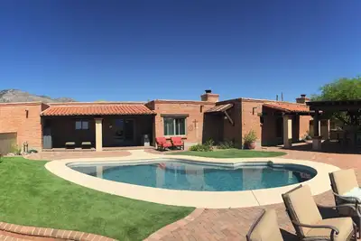 Image de Catalina Foothills Home avec des vues spectaculaires!