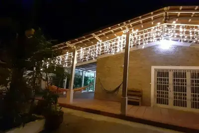 Image de maison à ubatuba près de la plage et du centre ville