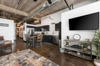 Image de Downtown Waco Loft Deux pâtés de maisons du quartier du silo et tout Magnolia